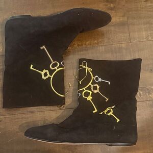 Elegant Andrea Pfister Black Heeled Boots with Gold and Silver Key Motif
